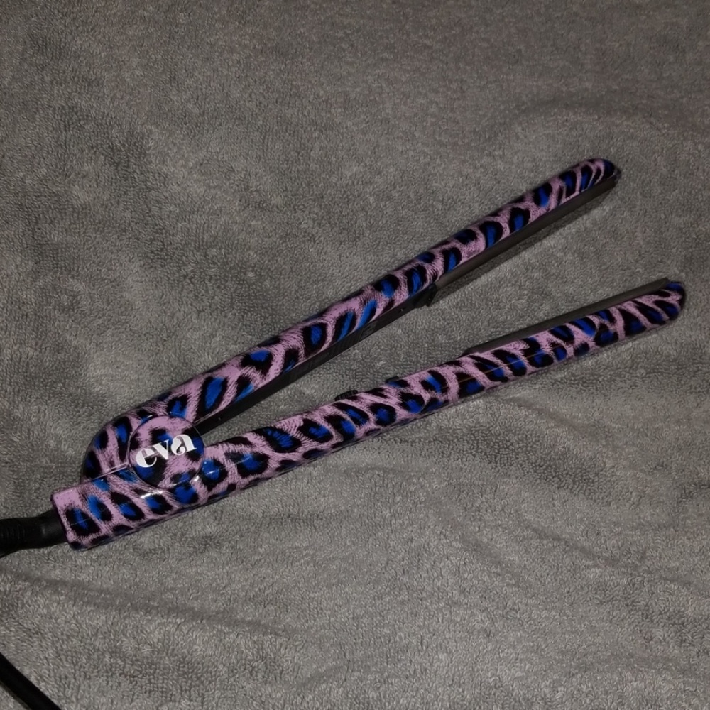 Eva flat iron